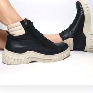 Gelato “Tenor” Black/Cream Leather High Top Shoes Size 36 Or US 5-5.5 Like New!